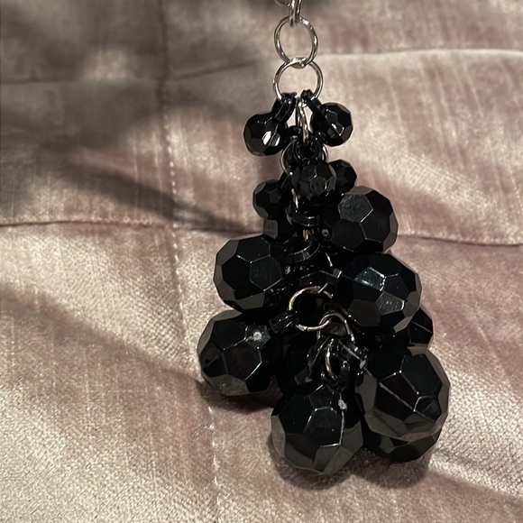 Black beaded cluster chain necklace 22” - Picture 3 of 5